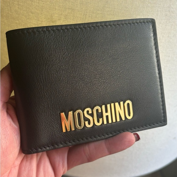 Authentic MOSCHINO Italian Leather logo Bifold wallet - Picture 10 of 16